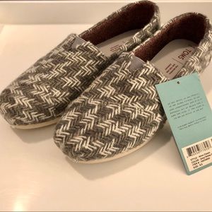 TOMS Grey/White Check Print Sweater Classic Shoes